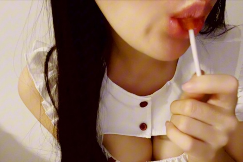晚婉吥，从想睡万元征名到直播行业的思考者